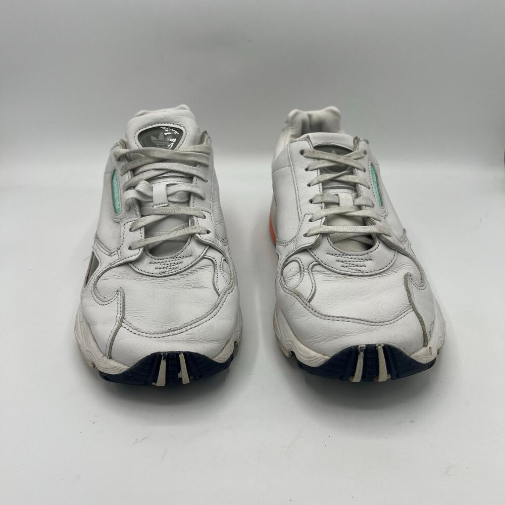 Adidas sneakers size 8 - Picture 2 of 6